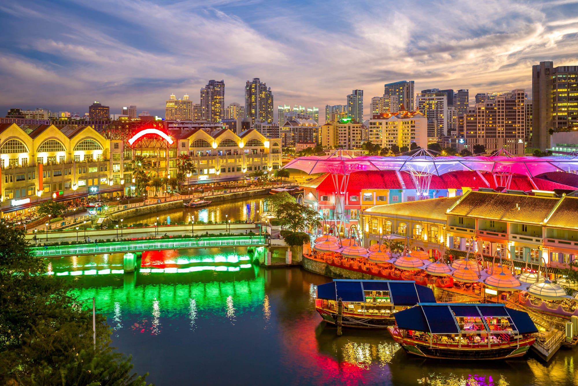 Singapore Evening Boat Cruise - Boarding At Clarke Quay